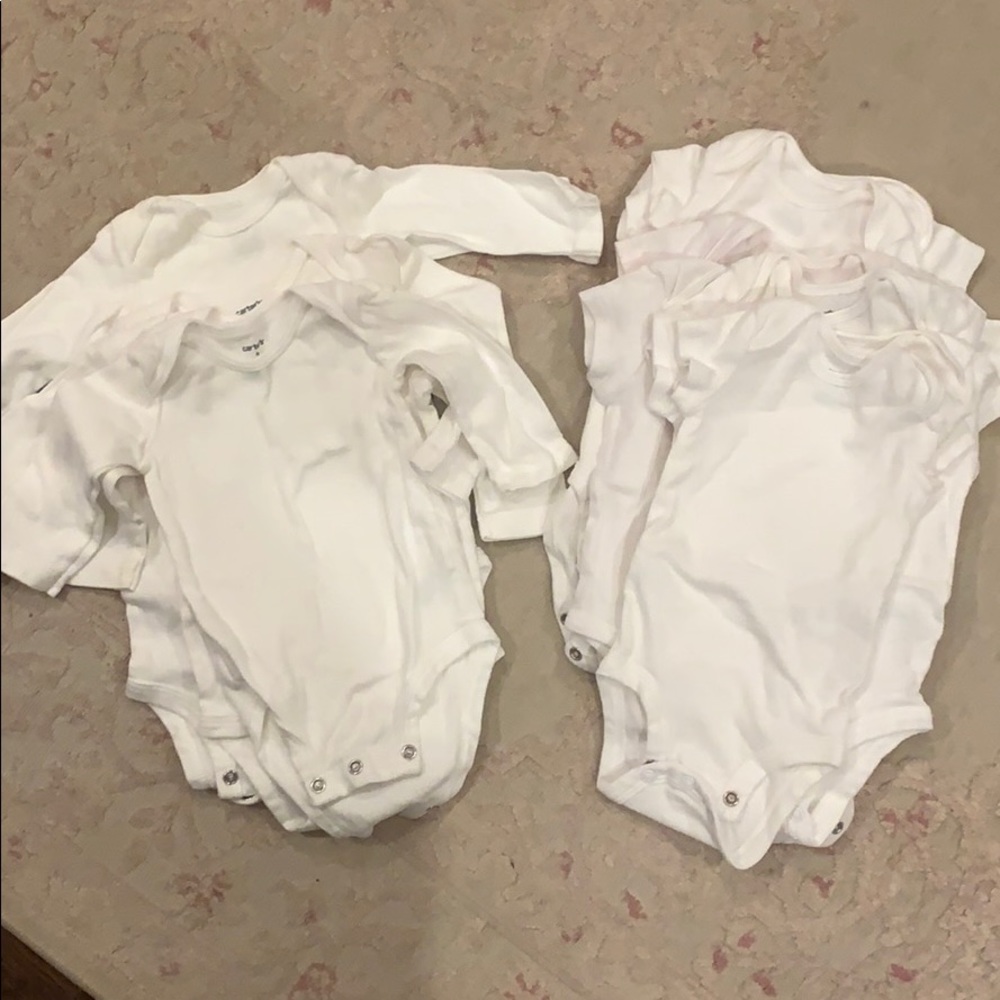 Long sleeve and short sleeve white onesies 3m